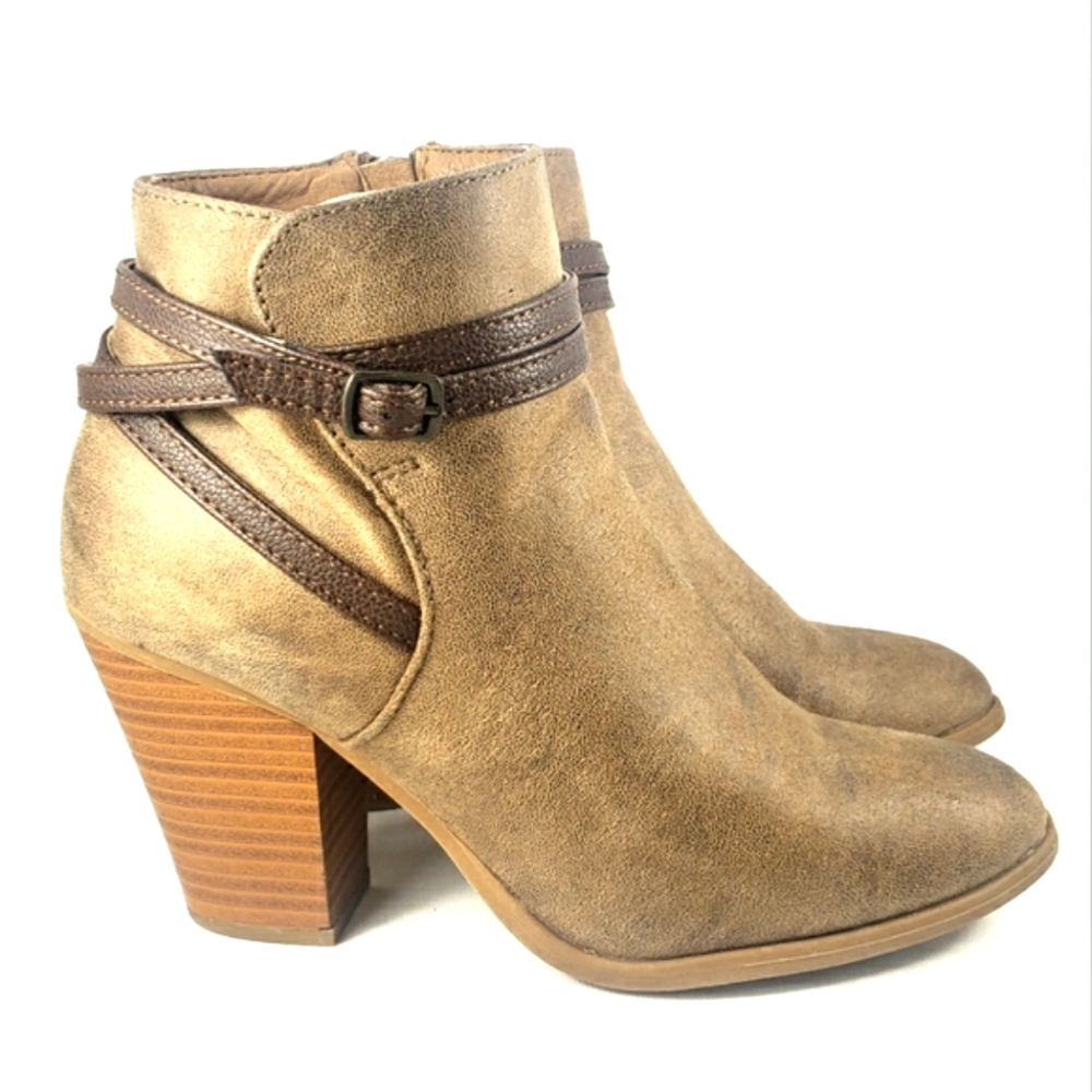 Shoe Dazzle Shanna Brown Faux Leather, Western Inspired Bootie. Women's Size 8M - Picture 1 of 12